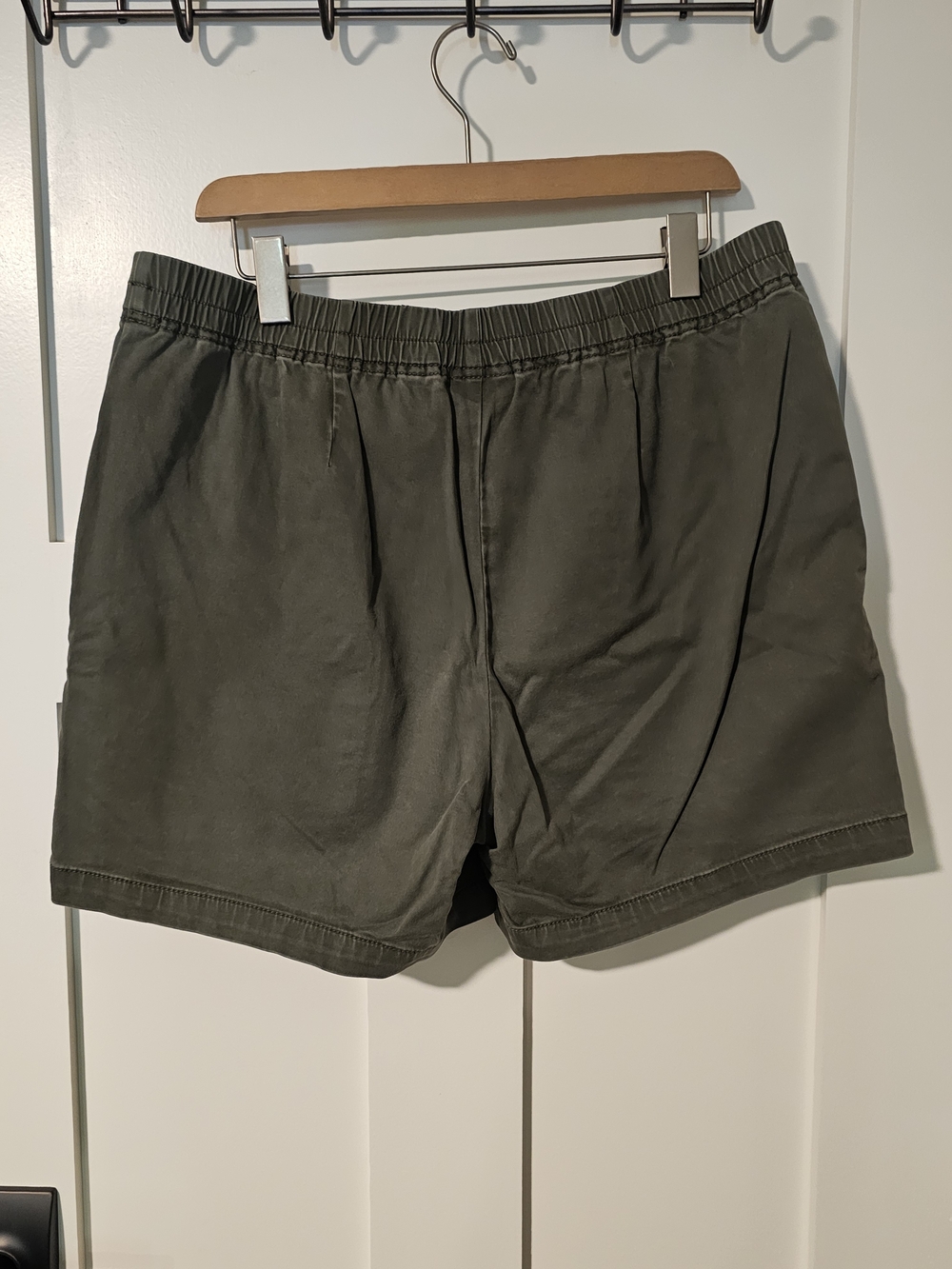 J. Jill Olive Green Elastic-Waist Bermuda Shorts - Picture 2 of 4